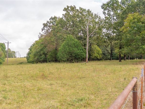 236 ac NE 18th Street, Highfill, AR 72734