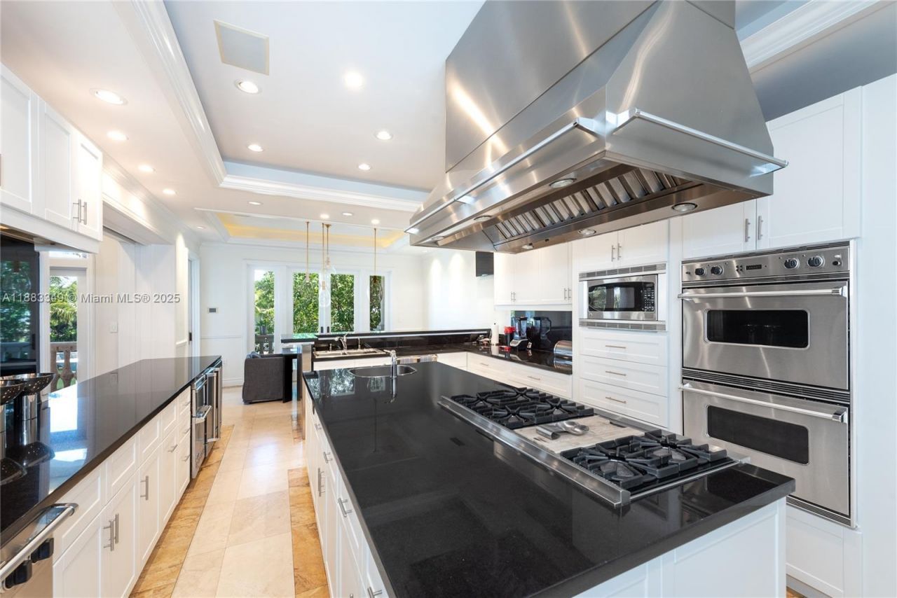 260 Cape Florida Dr, Key Biscayne, FL 33149 Photo