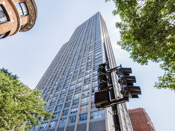 655 W IRVING PARK Road, Unit 1808, Chicago, IL 60613
