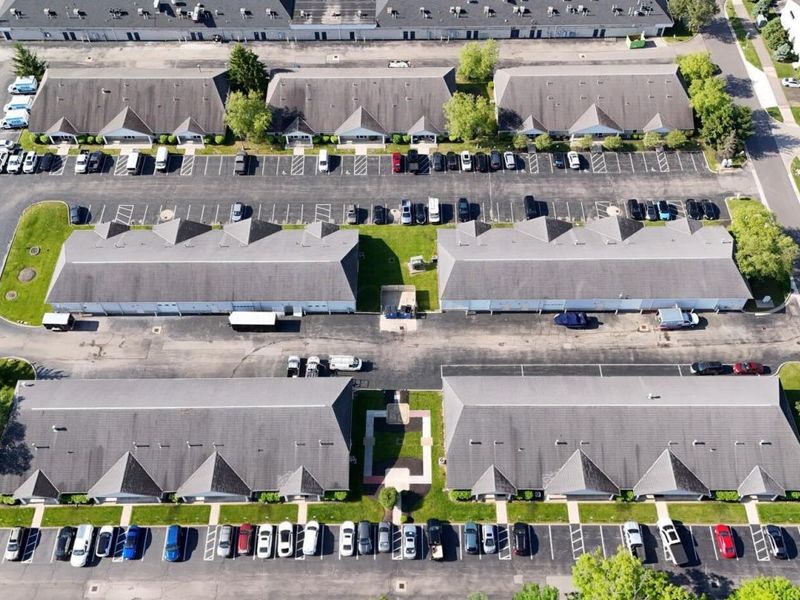 86 Village Pointe Drive, Powell, OH 43065 Photo 4