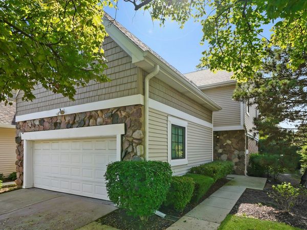 2571 Essex Drive, Northbrook, IL 60062