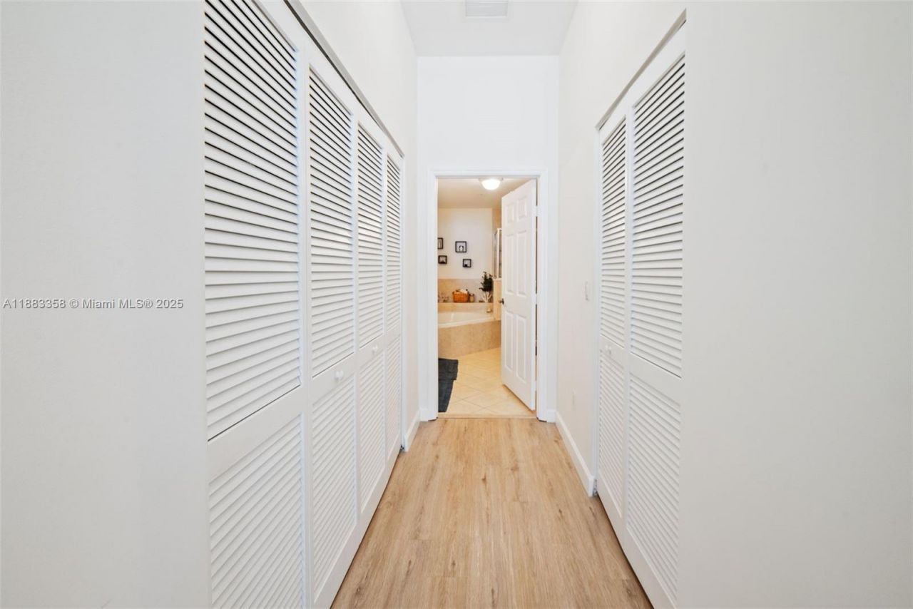 8390 SW 72nd Ave, Unit 314, Miami, FL 33143 Photo