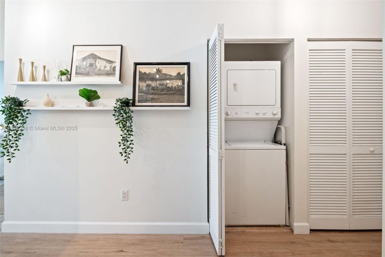 8390 SW 72nd Ave, Unit 314, Miami, FL 33143 Photo