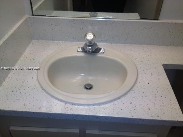 8290 Lake Dr, Unit 250, Doral, FL 33166 Photo