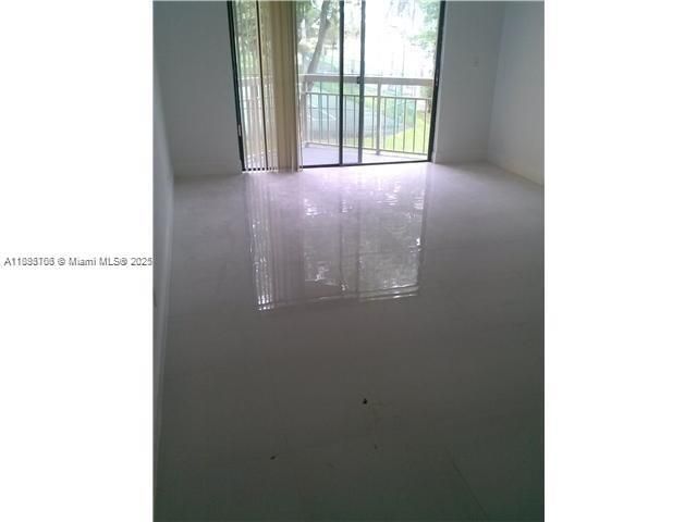 8290 Lake Dr, Unit 250, Doral, FL 33166 Photo