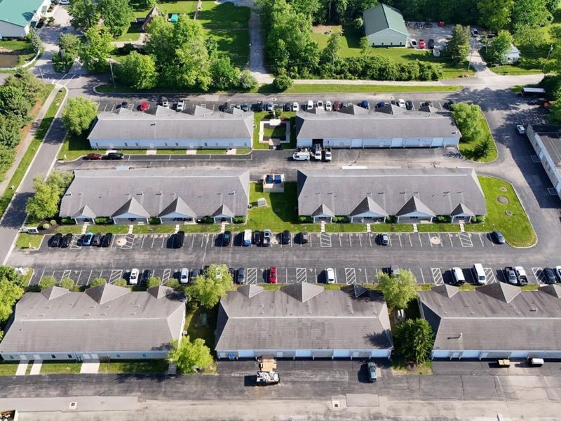 22 Village Pointe Drive, Powell, OH 43065 Photo 2