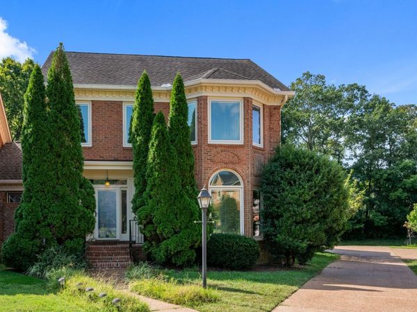 5214 Shenandoah Ct, Nashville, TN 37220