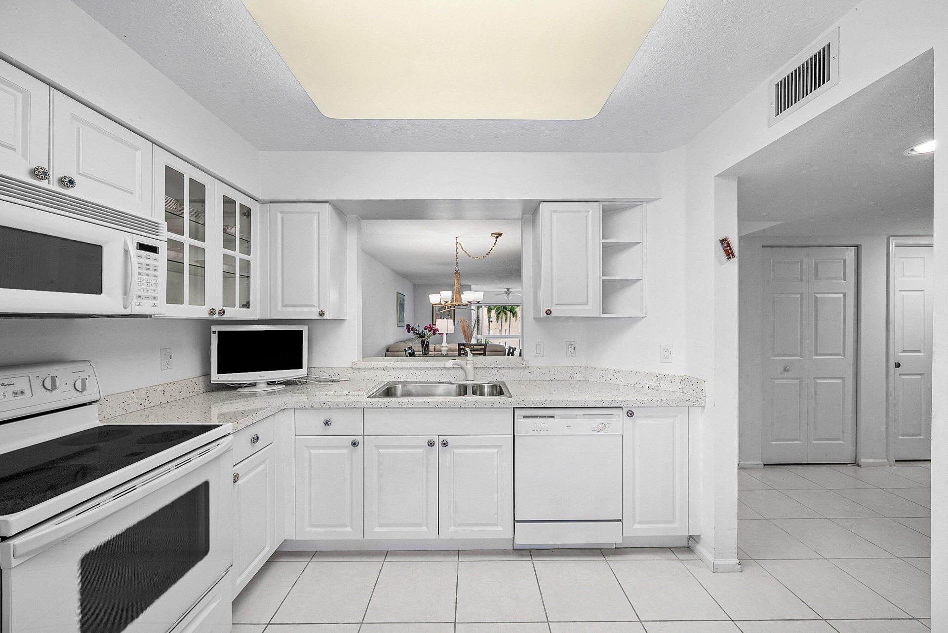 12560 Majesty Circle, Unit 303, Boynton Beach, FL 33437 Photo