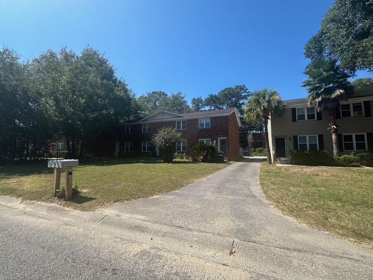 17 S Anderson Street Photo 16