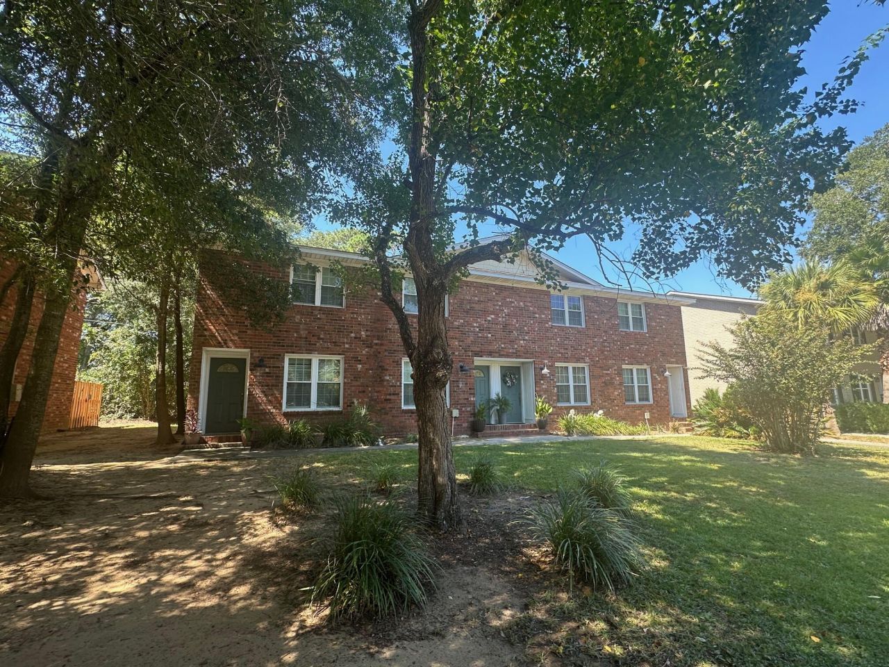 17 S Anderson Street Photo 17