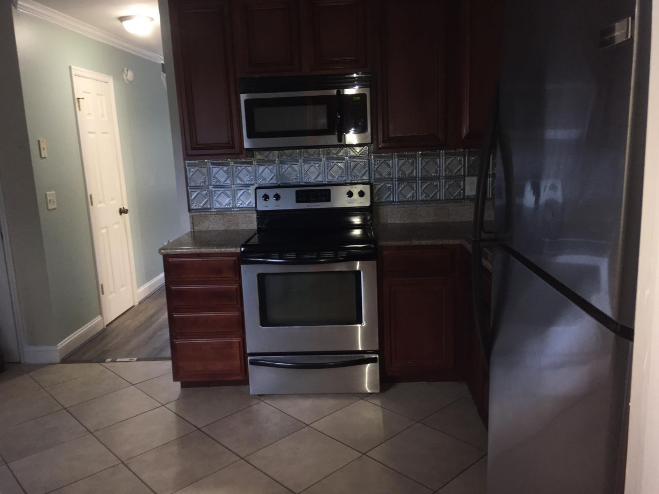 17 S Anderson Street Photo 3