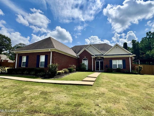 755 Salem Avenue, Holly Springs, MS 38635
