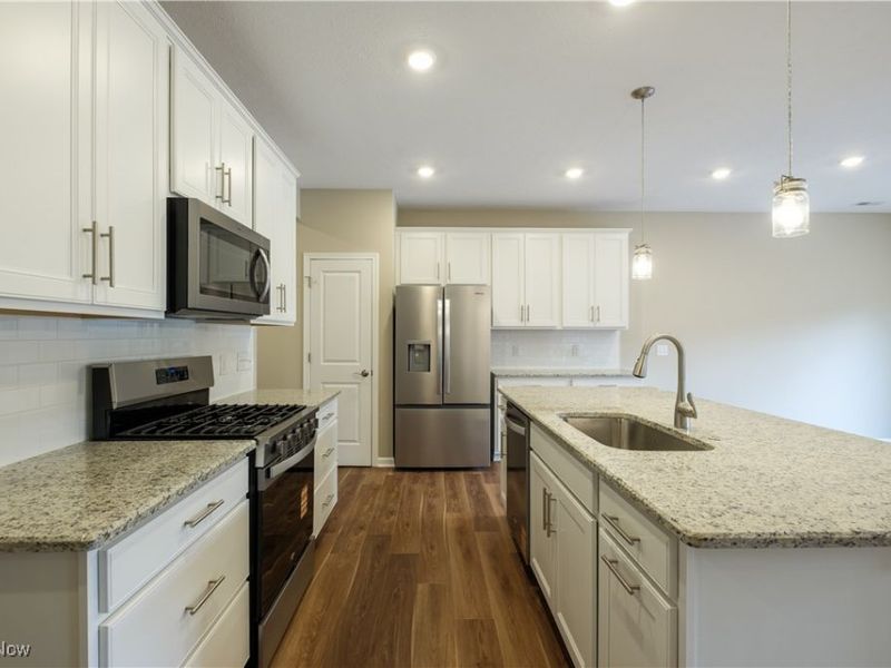 950-4 Memory Lane, Aurora, OH 44202 Photo 3