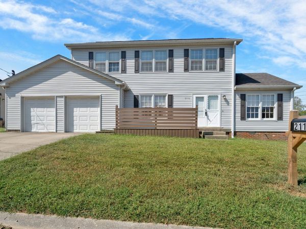 2116 Farley Dr, Nashville, TN 37210