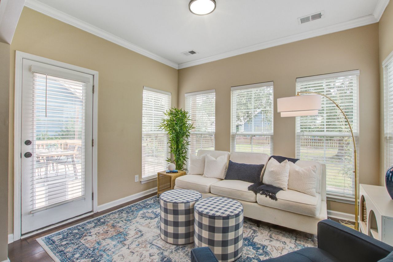 202 Center Hill Court Photo 11