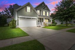 202 Center Hill Court photo 4