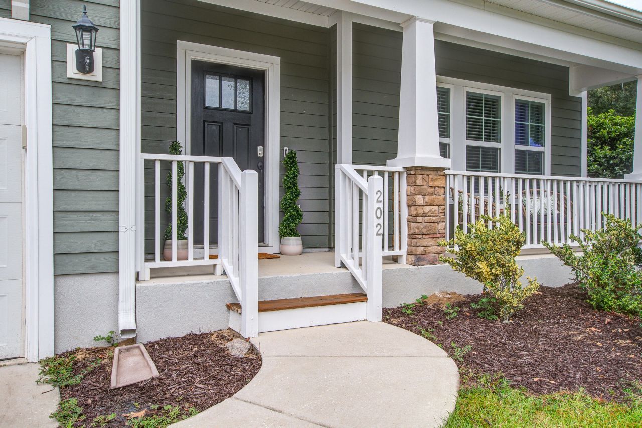 202 Center Hill Court Photo 3