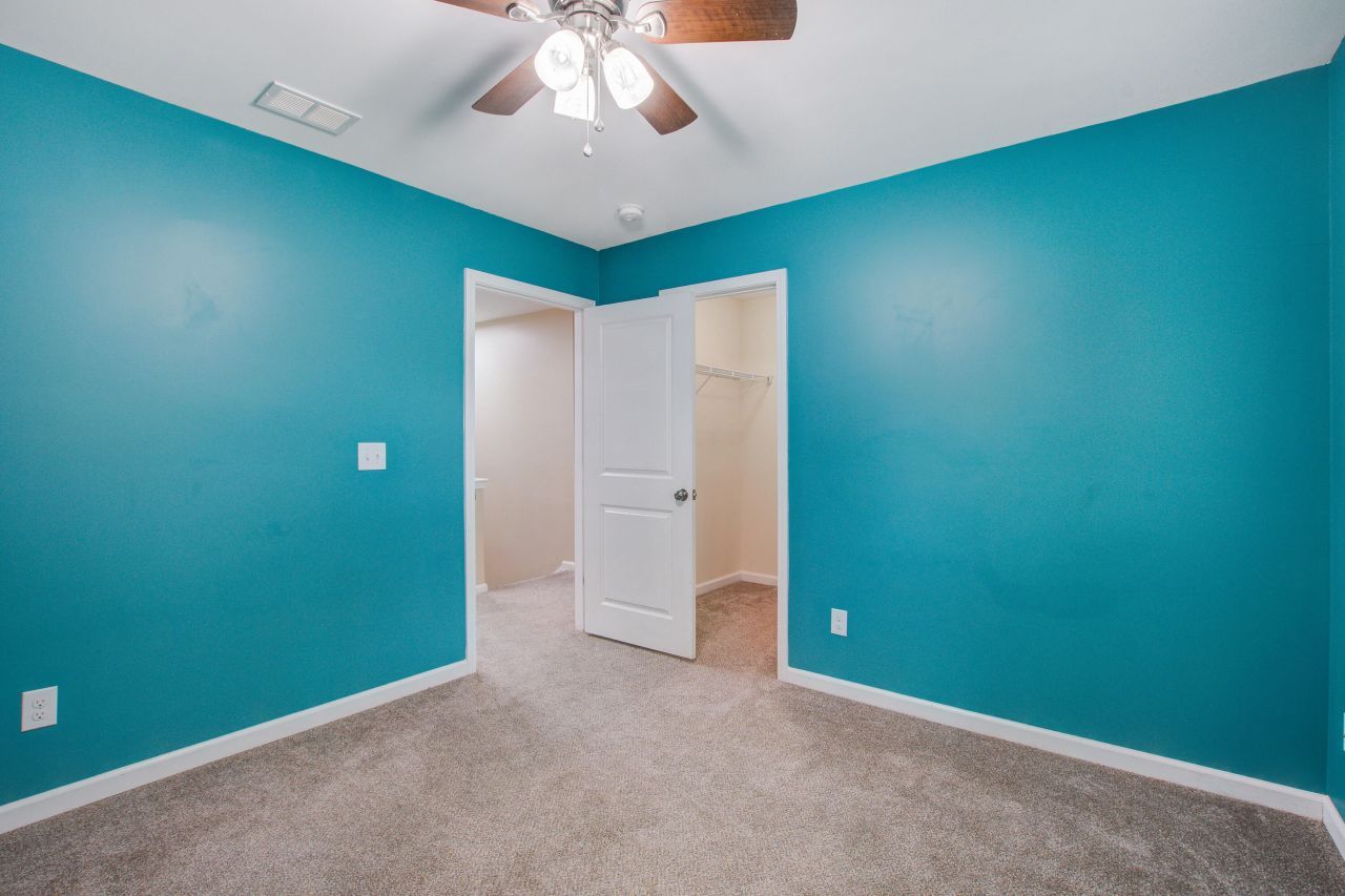 202 Center Hill Court Photo 31