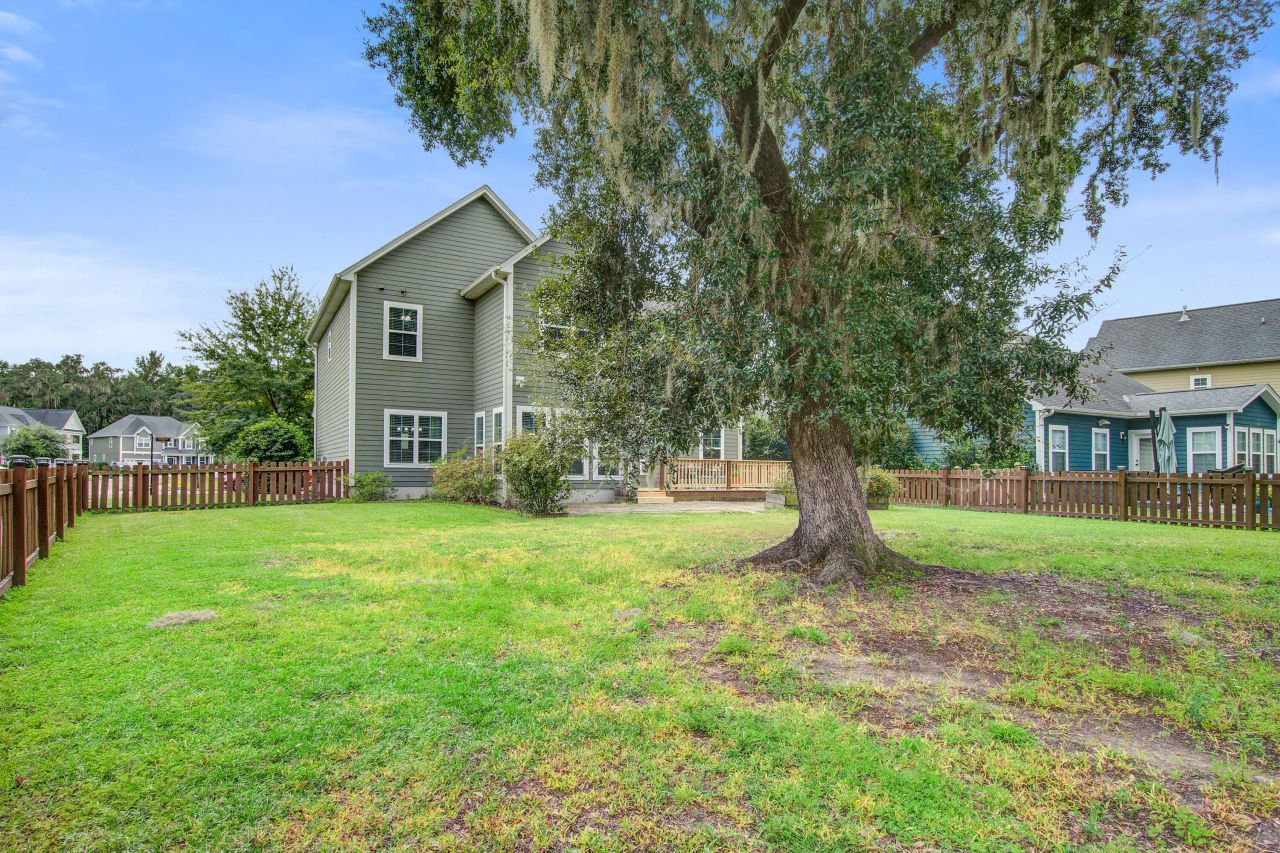 202 Center Hill Court Photo 39