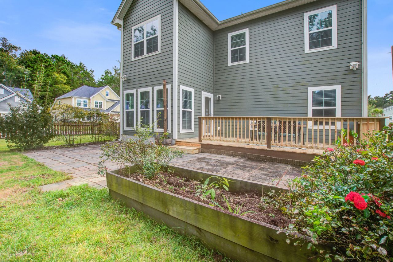 202 Center Hill Court Photo 42