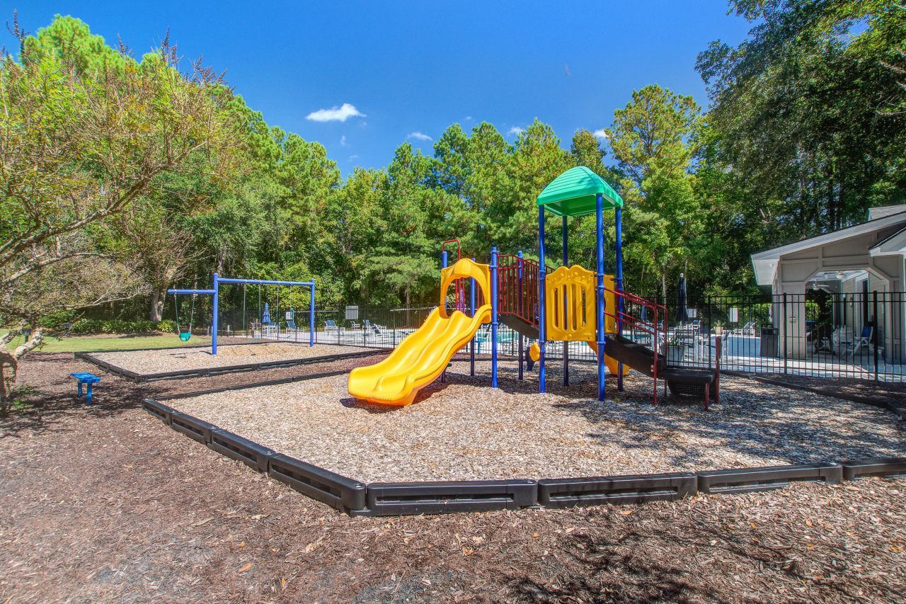 202 Center Hill Court Photo 44