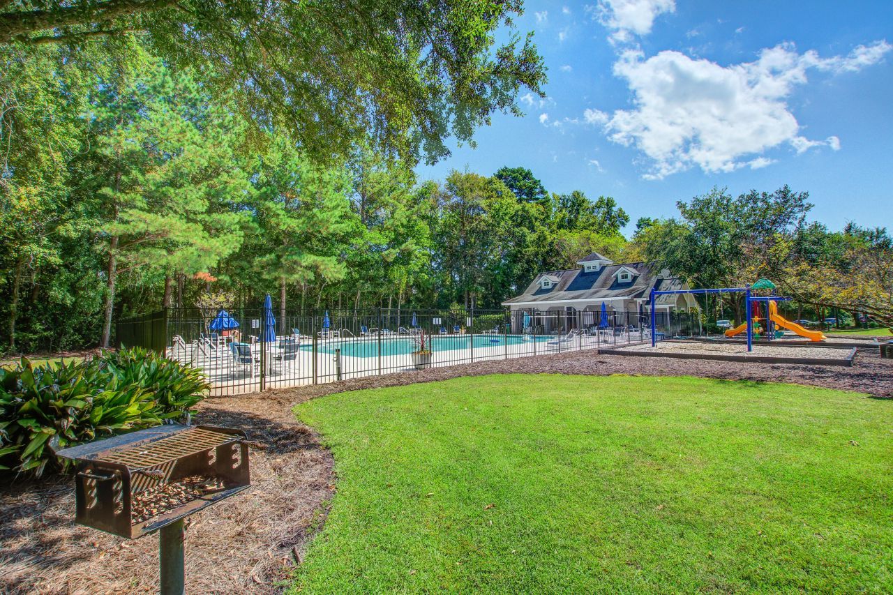 202 Center Hill Court Photo 48