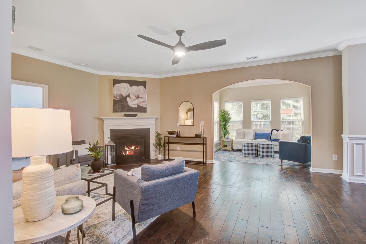 202 Center Hill Court Photo 6