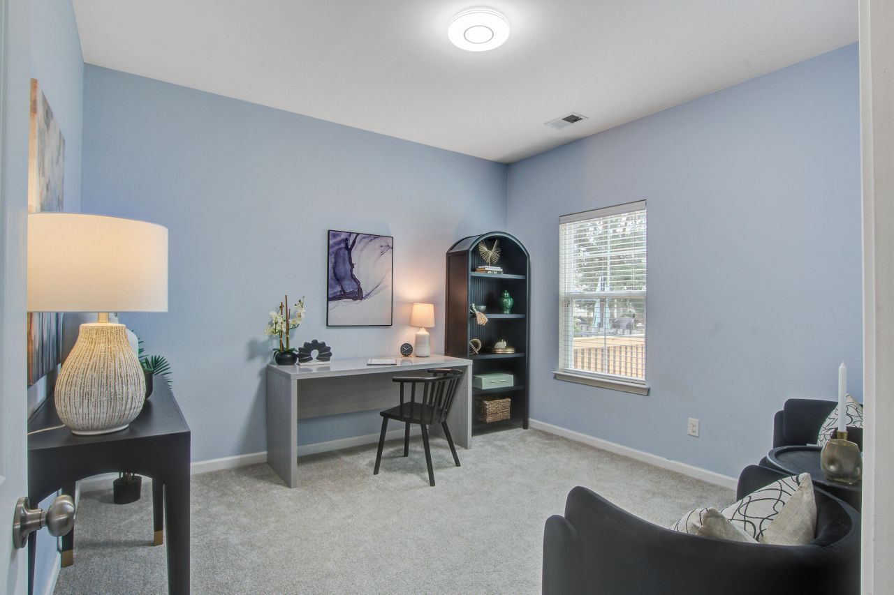 202 Center Hill Court Photo 8