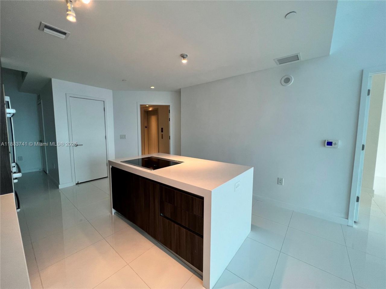 851 NE 1st Ave, Unit 1208, Miami, FL 33132 Photo