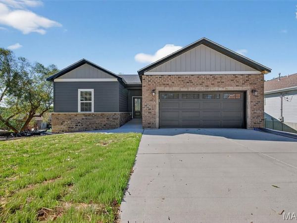 208 E 6th Street, Washington, MO 63090