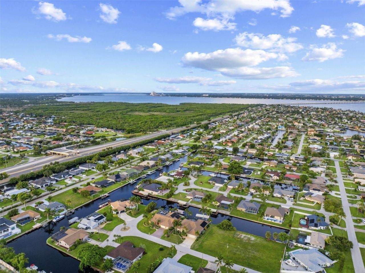 2515 SE 19th Avenue, Cape Coral, FL 33904 Photo