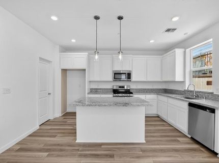 9747 Jeff Handy Dr, Sacramento, CA 95829 Photo