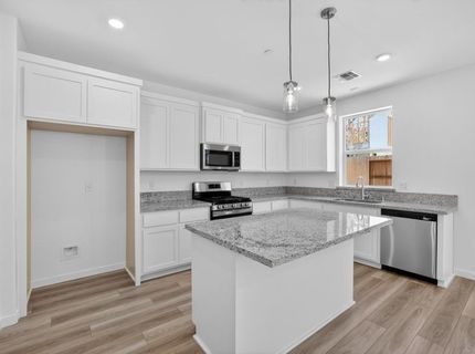 9747 Jeff Handy Dr, Sacramento, CA 95829 Photo