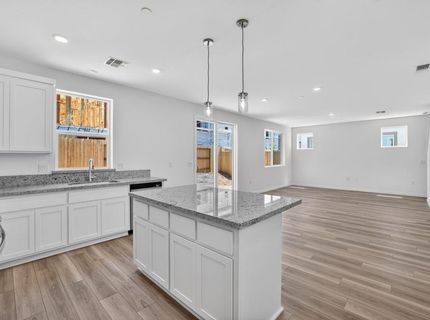 9747 Jeff Handy Dr, Sacramento, CA 95829 Photo