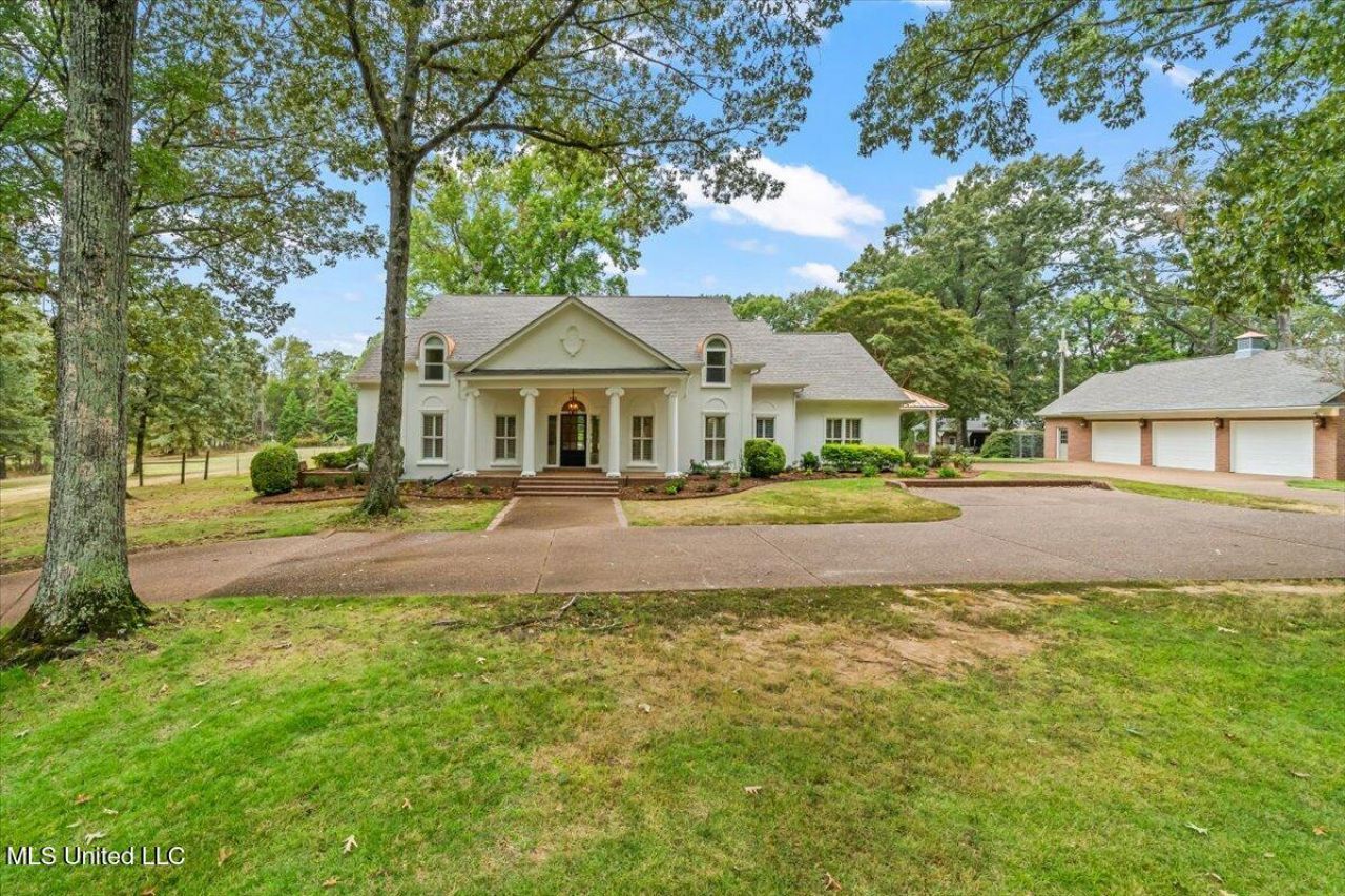 791 Hickory Ridge Drive Hernando, MS 38632