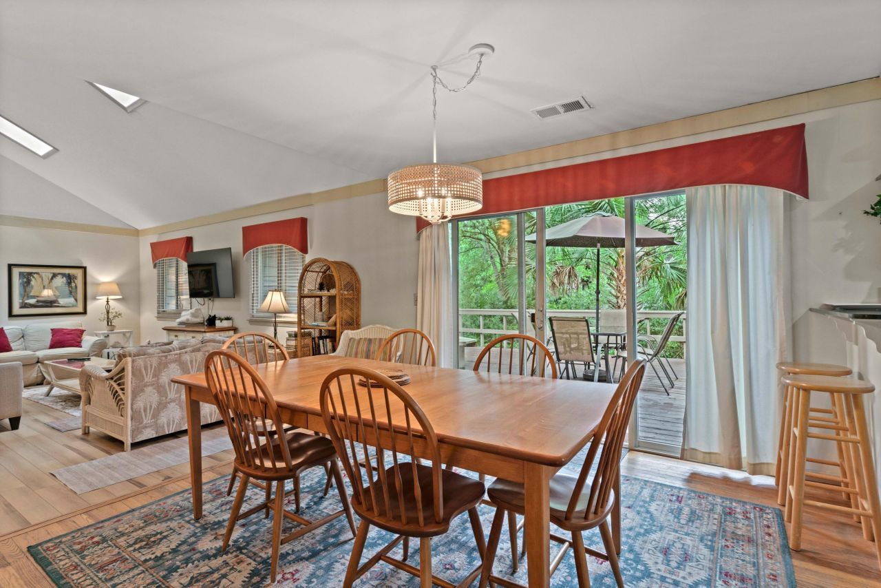 460 Vetch Court Photo 6