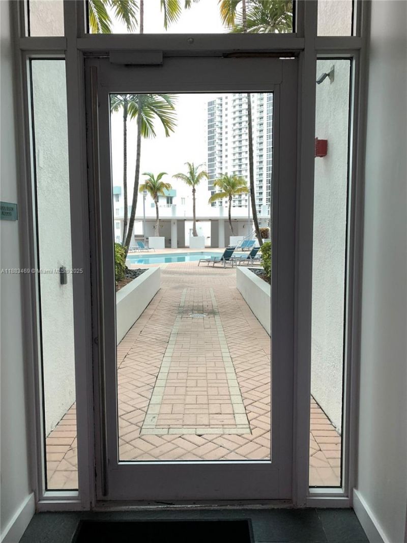 350 NE 24th St, Unit 505, Miami, FL 33137 Photo