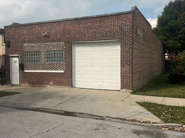 5626 W 63RD Place, Chicago, IL 60638