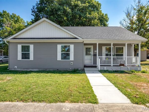 704 N Monroe Street, Litchfield, IL 62056