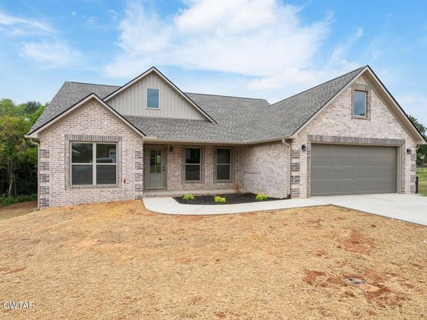 50 Derek Drive, Lexington, TN 38351