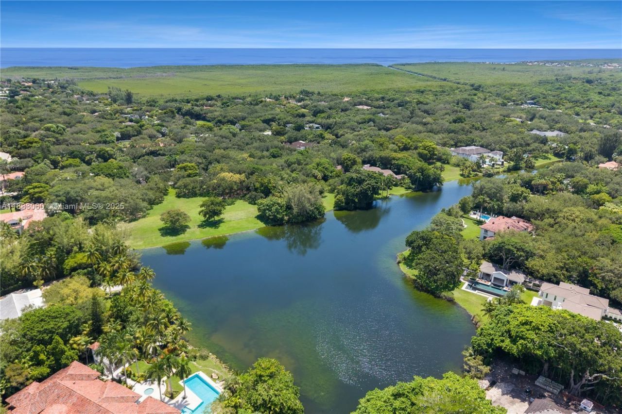 10600 Lakeside Dr, Coral Gables, FL 33156 Photo