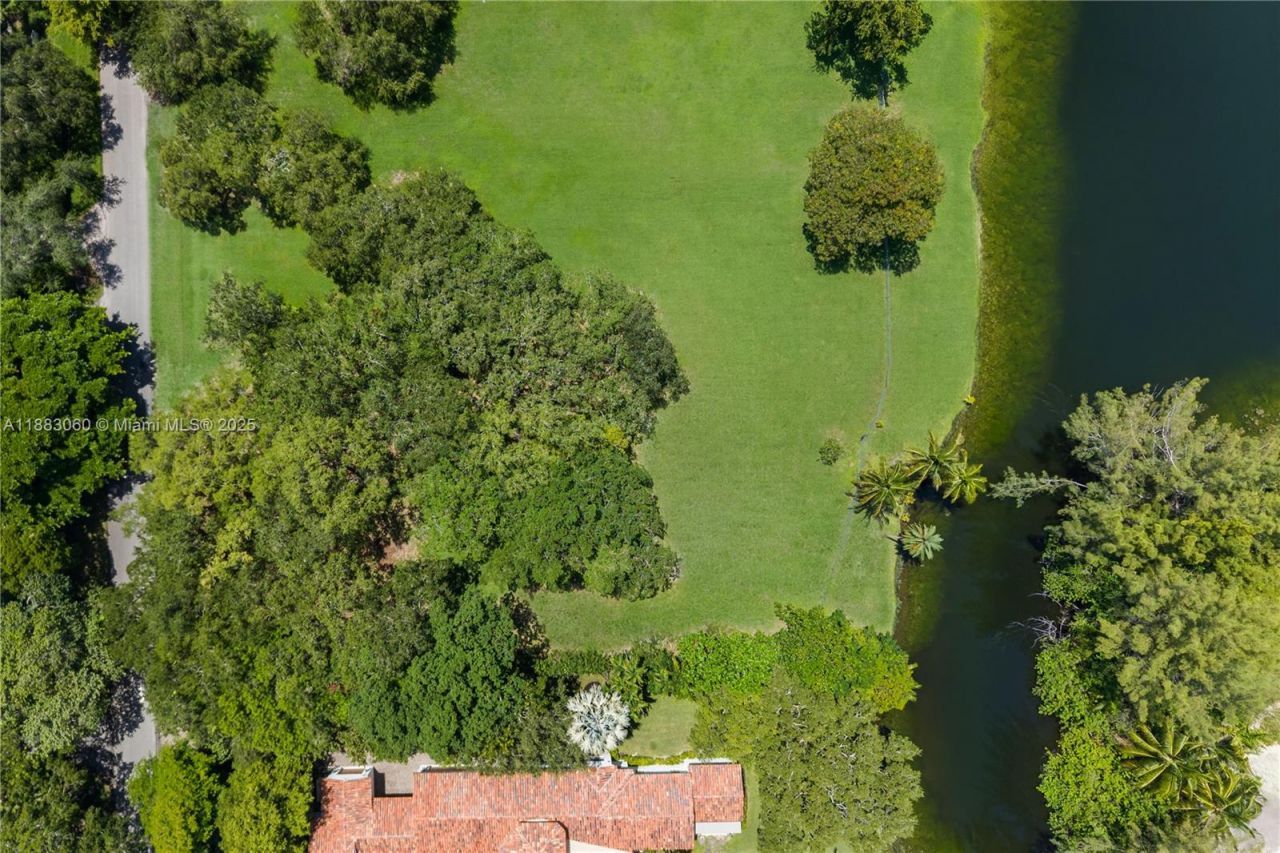 10600 Lakeside Dr, Coral Gables, FL 33156 Photo