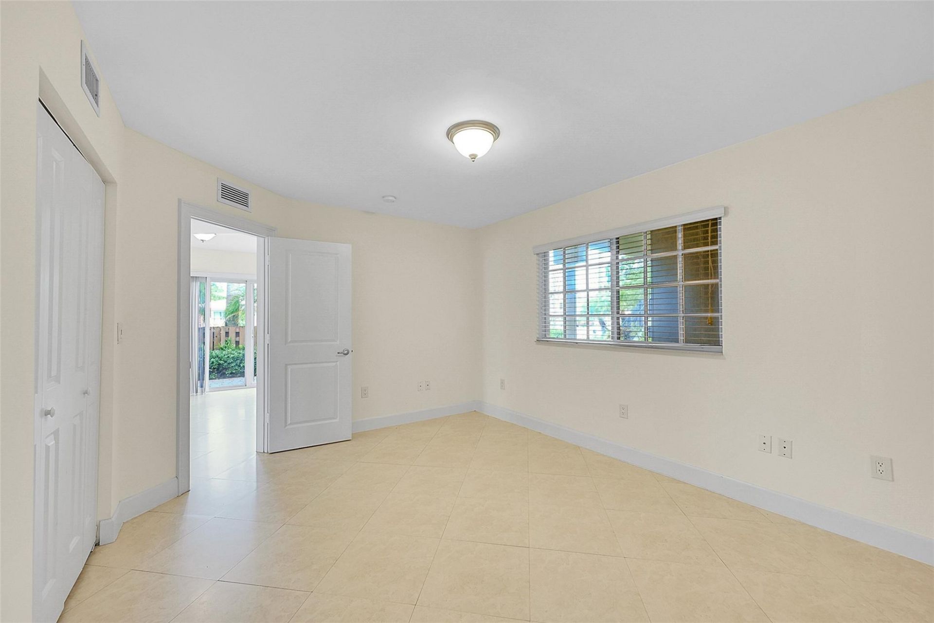410 SW 15th Street, Unit 106, Pompano Beach, FL 33060 Photo