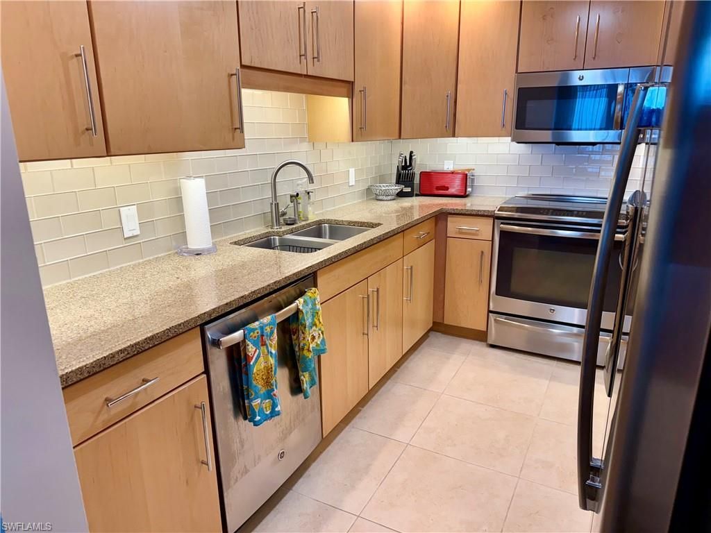 1919 Gulf Shore Blvd N, Unit 302, Naples, FL 34102 Photo