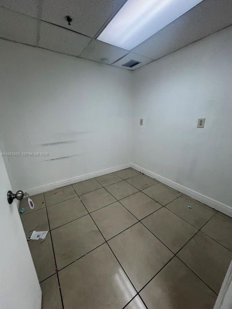 4445 W 16th Ave, Unit 605, Hialeah, FL 33012 Photo