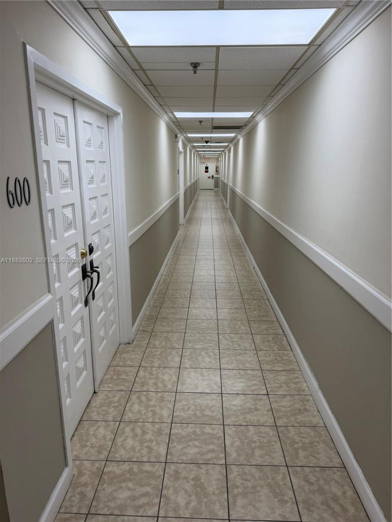 4445 W 16th Ave, Unit 605, Hialeah, FL 33012 Photo