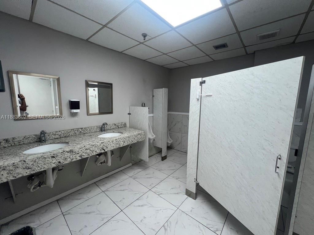 4445 W 16th Ave, Unit 605, Hialeah, FL 33012 Photo