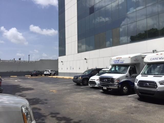 4445 W 16th Ave, Unit 605, Hialeah, FL 33012 Photo