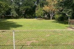 736 Kent Street photo 4