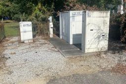 736 Kent Street photo 4